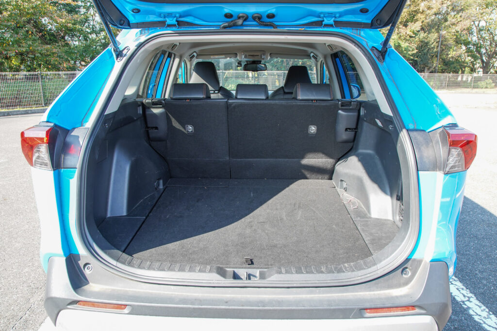 【試乗レビュー編】充実装備で溢れる高級感！トヨタRAV4 アドベンチャー ペーパードライバーによる試乗記③【メリット・デメリット(欠点 ...