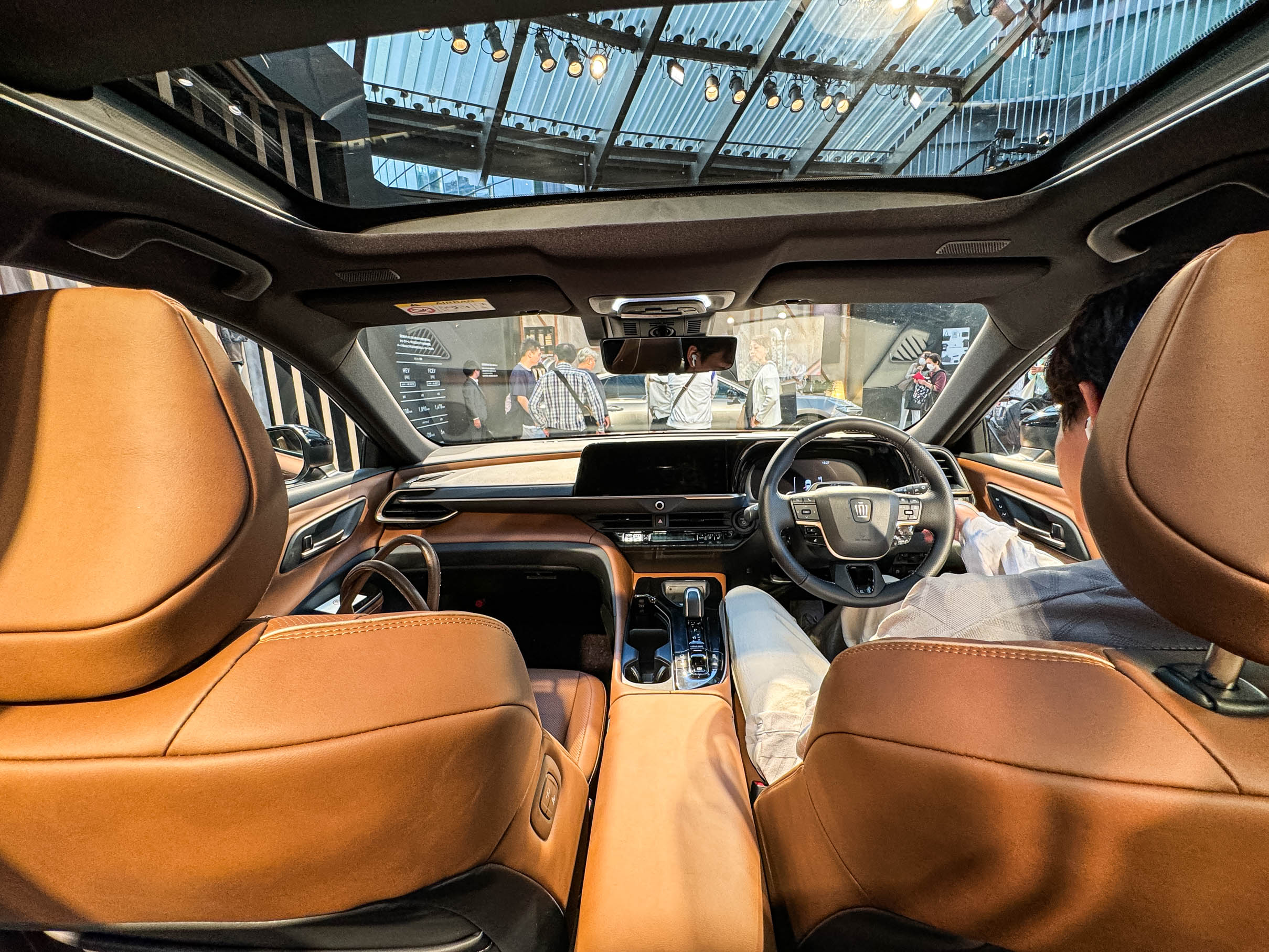 余裕の空間】クラウンエステート内装編！車内泊できる！シートを倒すと 