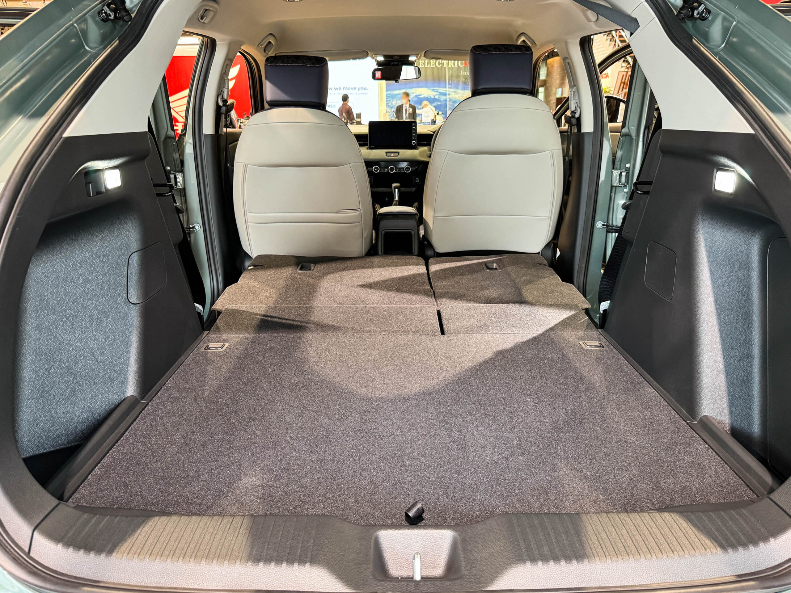 後部座席・トランク編】ヴェゼル e:HEV X HUNTパッケージ内装チェック