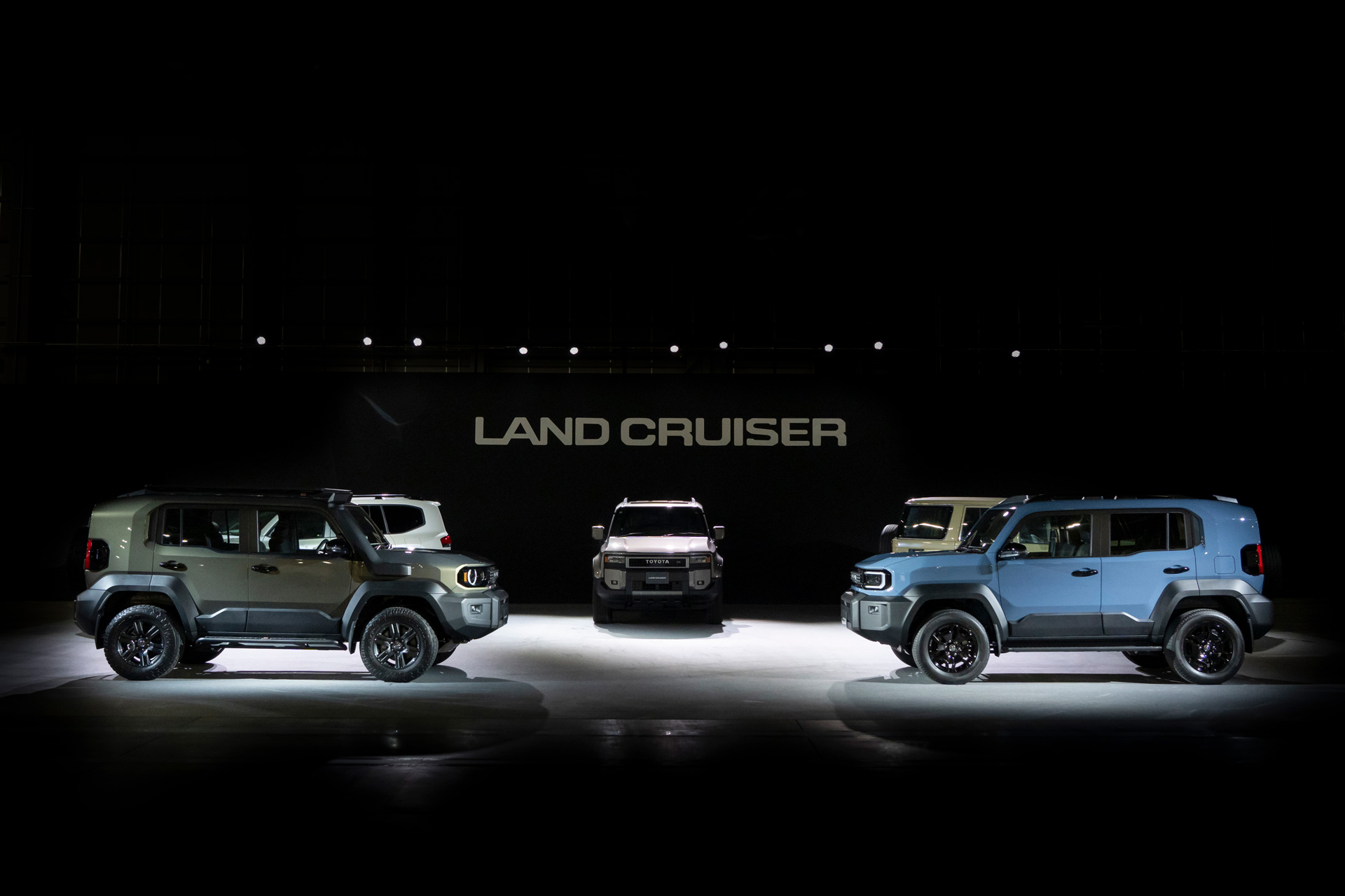 新型ランドクルーザーFJ徹底解説｜サイズ・価格・内外装